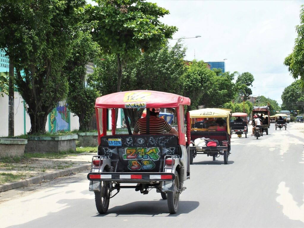 Tuktuk e o transporte em uma viagem ao Peru
