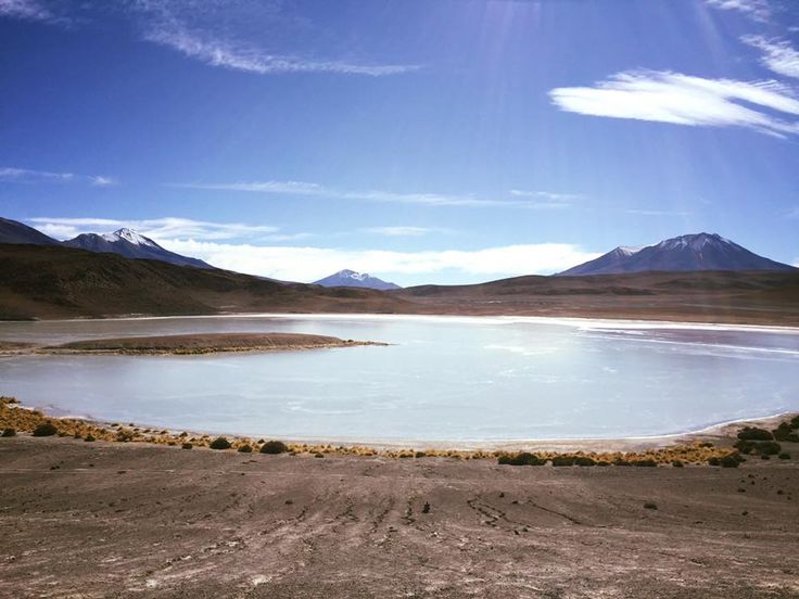 Salar de Uyuni no rio, laguna blanca - Bolivia