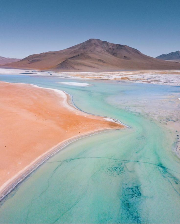 Lagua verde no frio do Salar de Uyuni