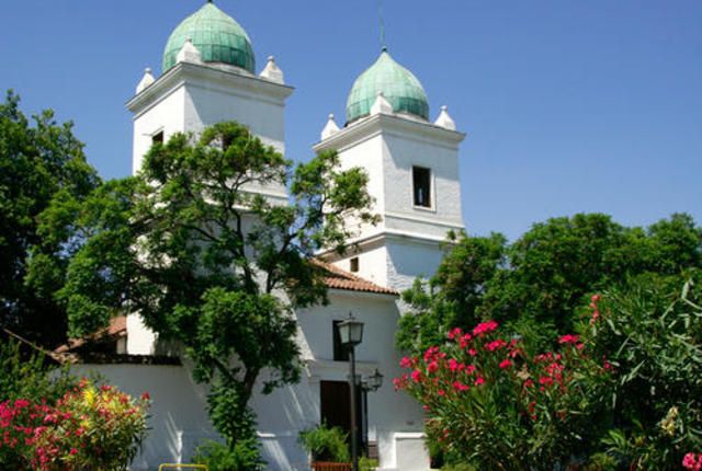 Um centro de artesanato e cultura chilena em Las Condes, com entrada gratuita. Ótimo para comprar lembrancinhas a preços económicos e admirar o trabalho de artesãos.