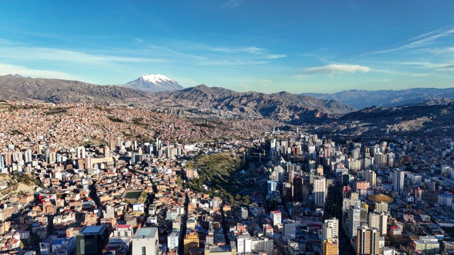 imagem do alto mostrando a cidade de a paz